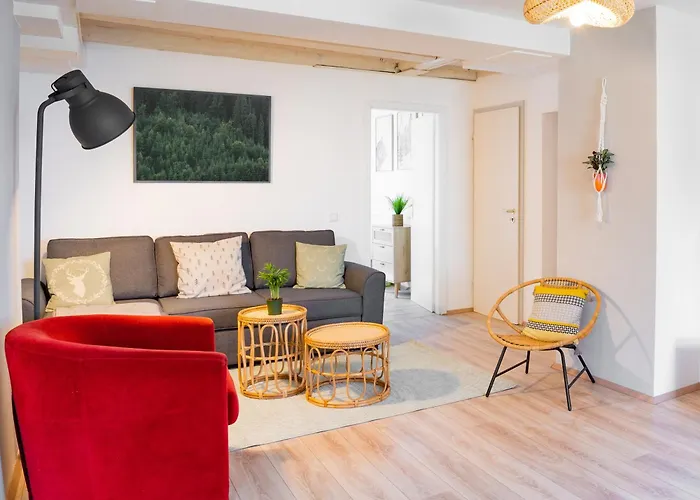 Mariposa Stays, Seenaehe, Parkplatz, 8 Gaeste