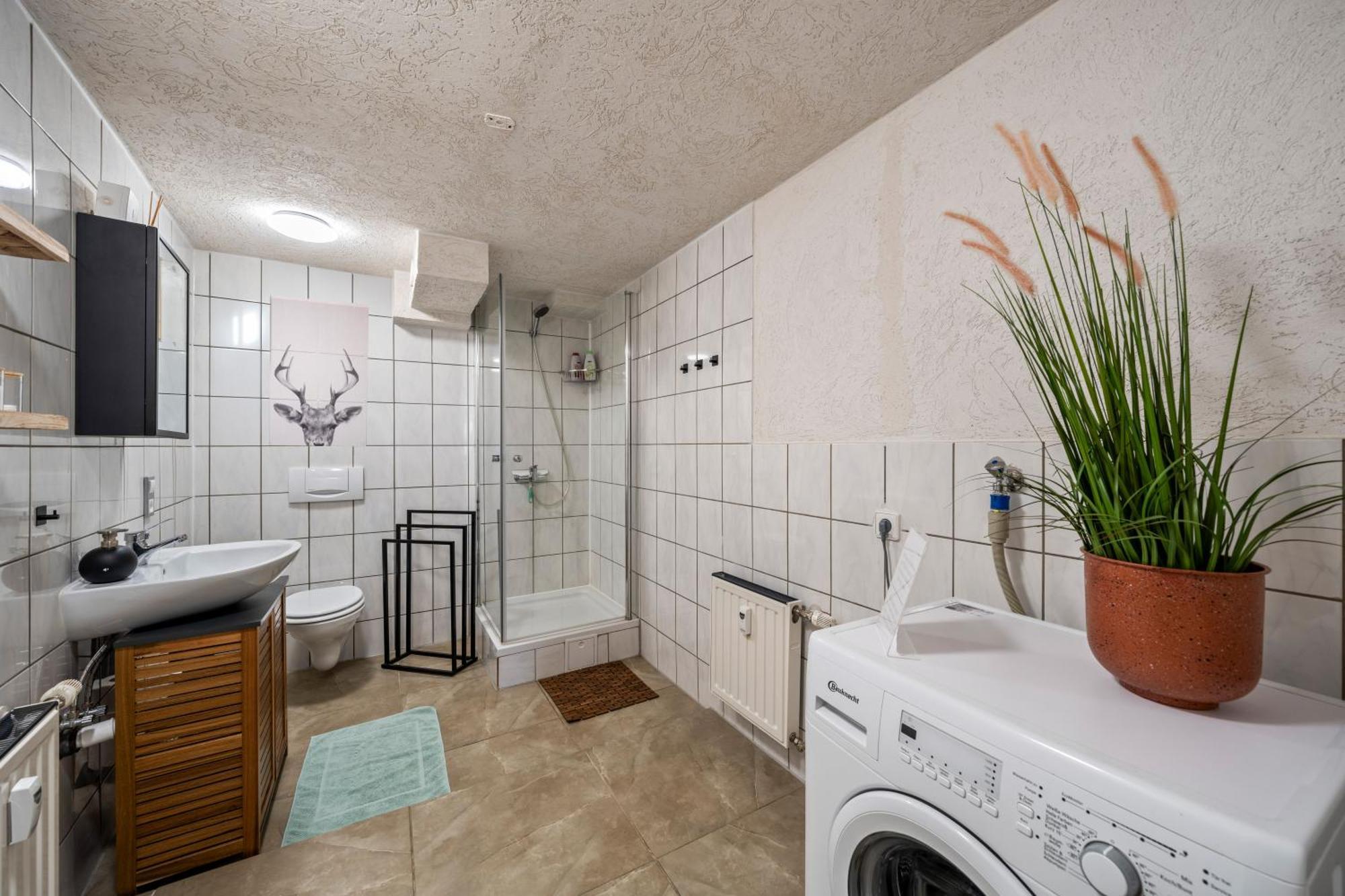 Mariposa Stays, Seenaehe, Parkplatz, 8 Gaeste Apartment Lenzkirch